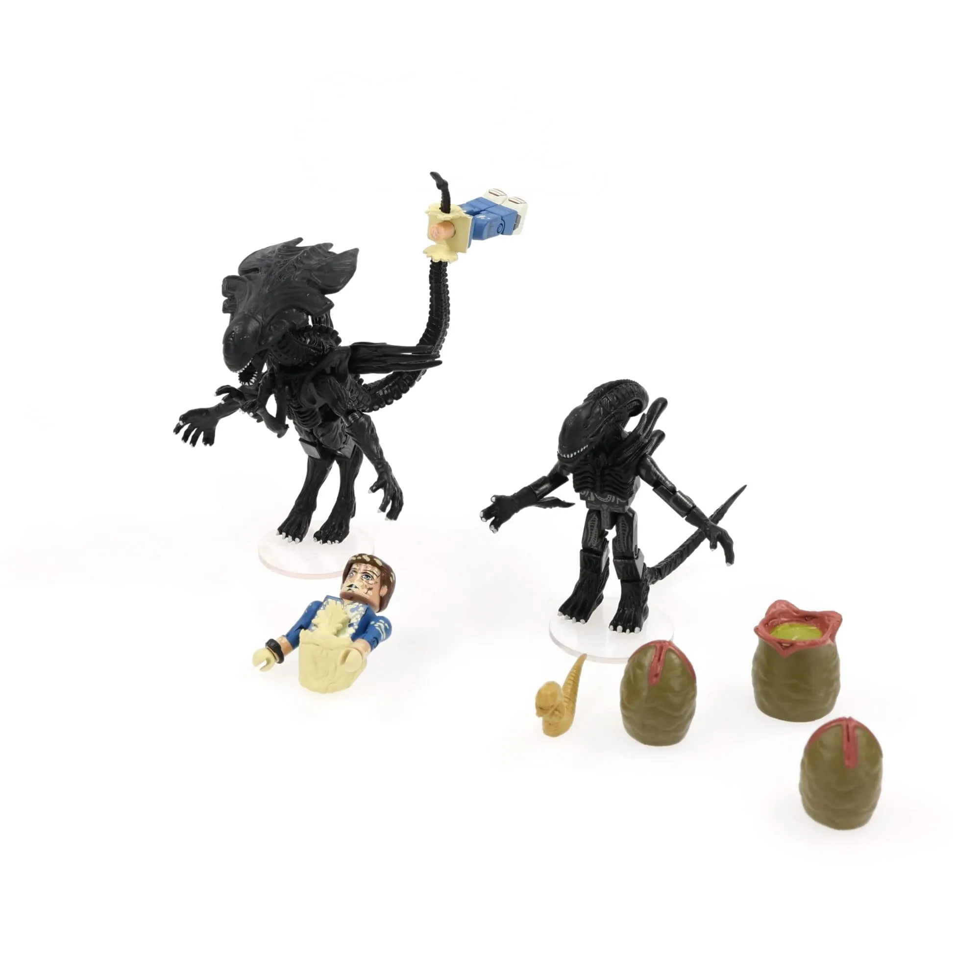 Aliens Deluxe Queen Alien with Warrior Alien & Battle-Damaged Bishop Minimates