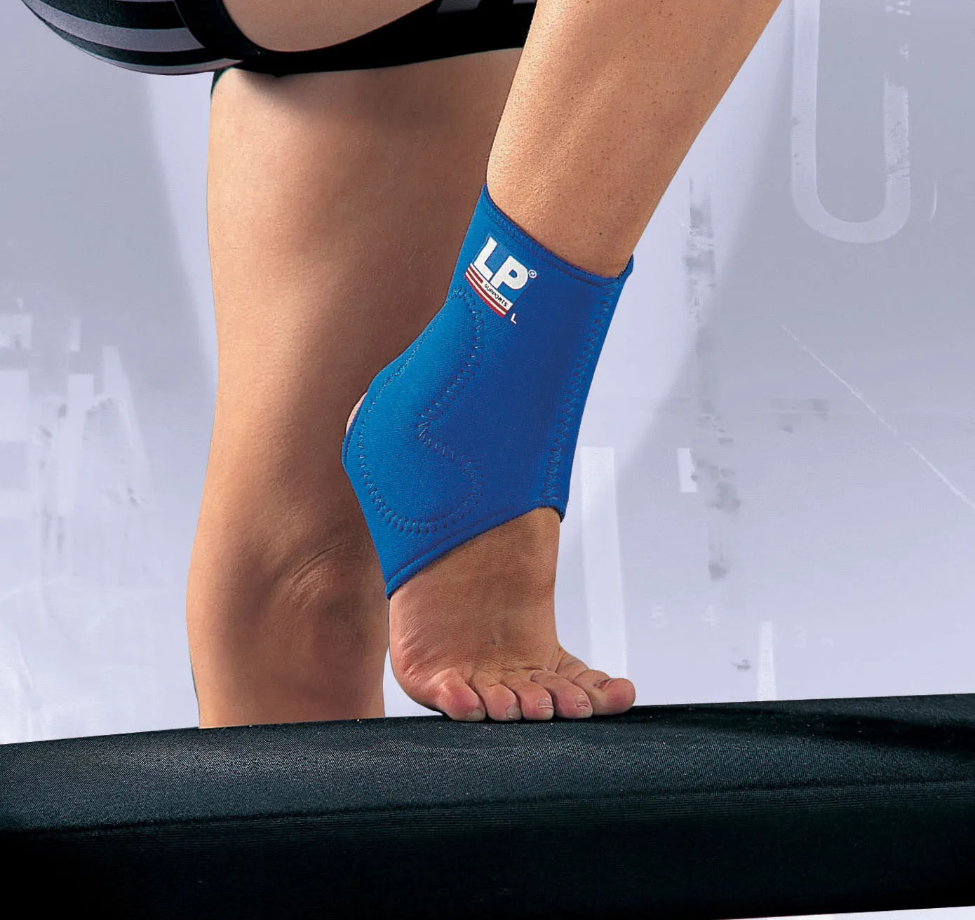 Ankle Support with Silicone Pad / 729