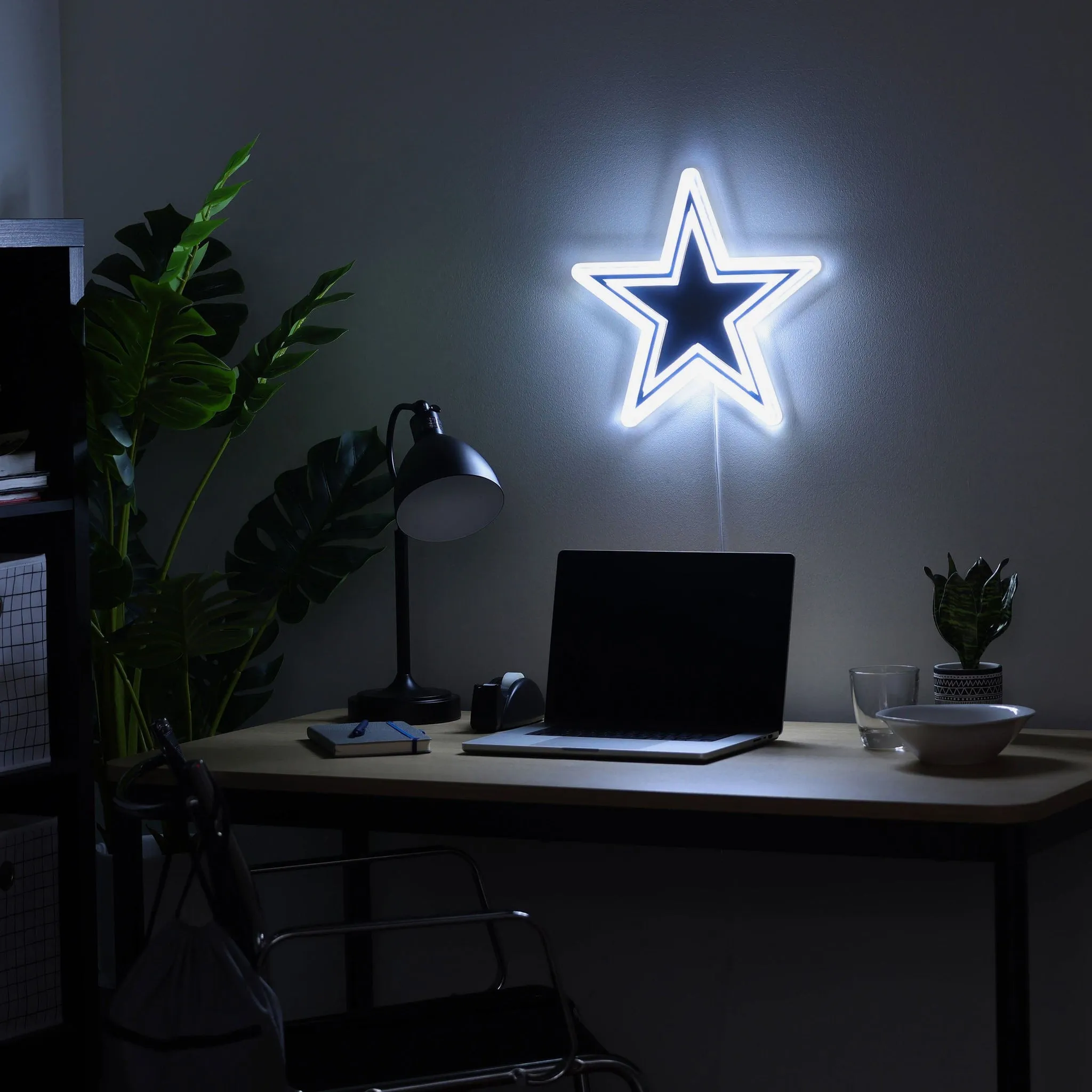 Dallas Cowboys - LED Neon Light Up Team Logo Sign Wall Decor