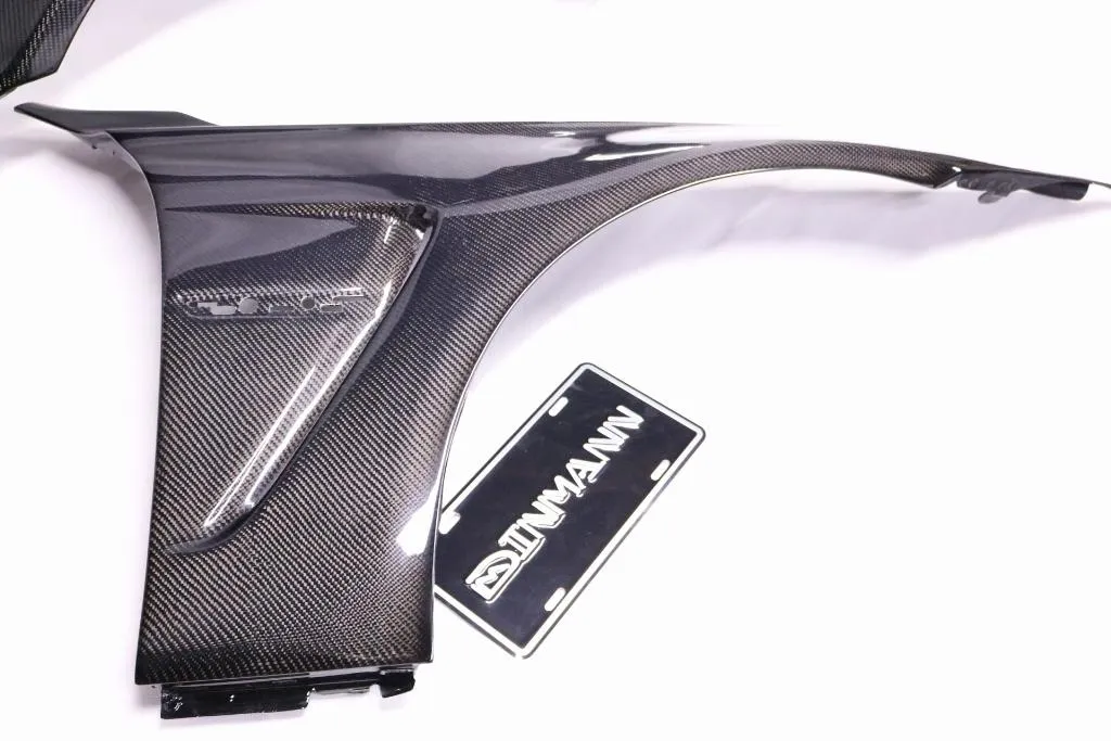 Dinmann BMW F80 M3 Full Replacement Fenders in Carbon fiber