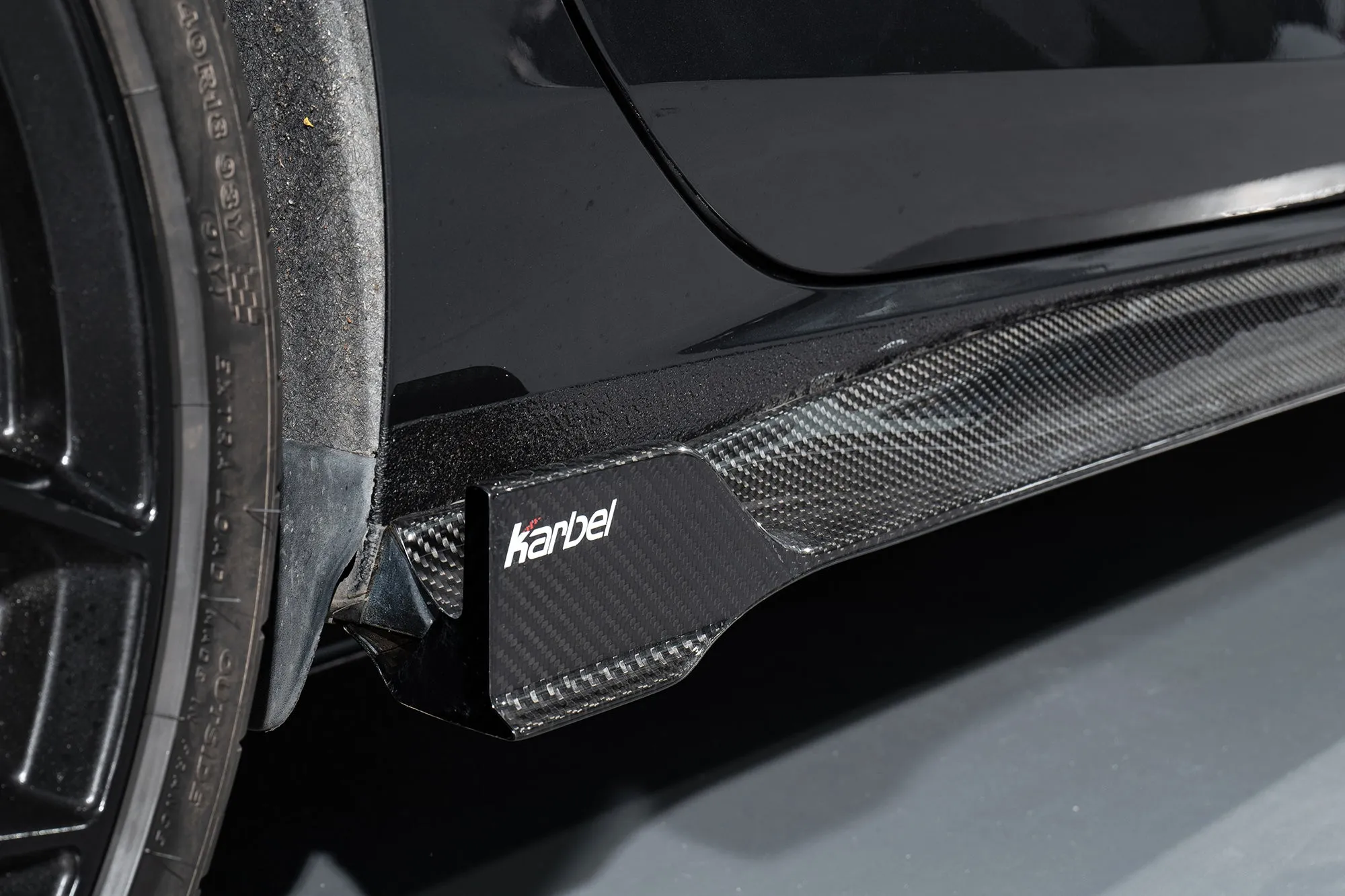 Karbel Carbon Pre-preg Carbon Fiber Side Skirts for Volkswagen GTI MK8