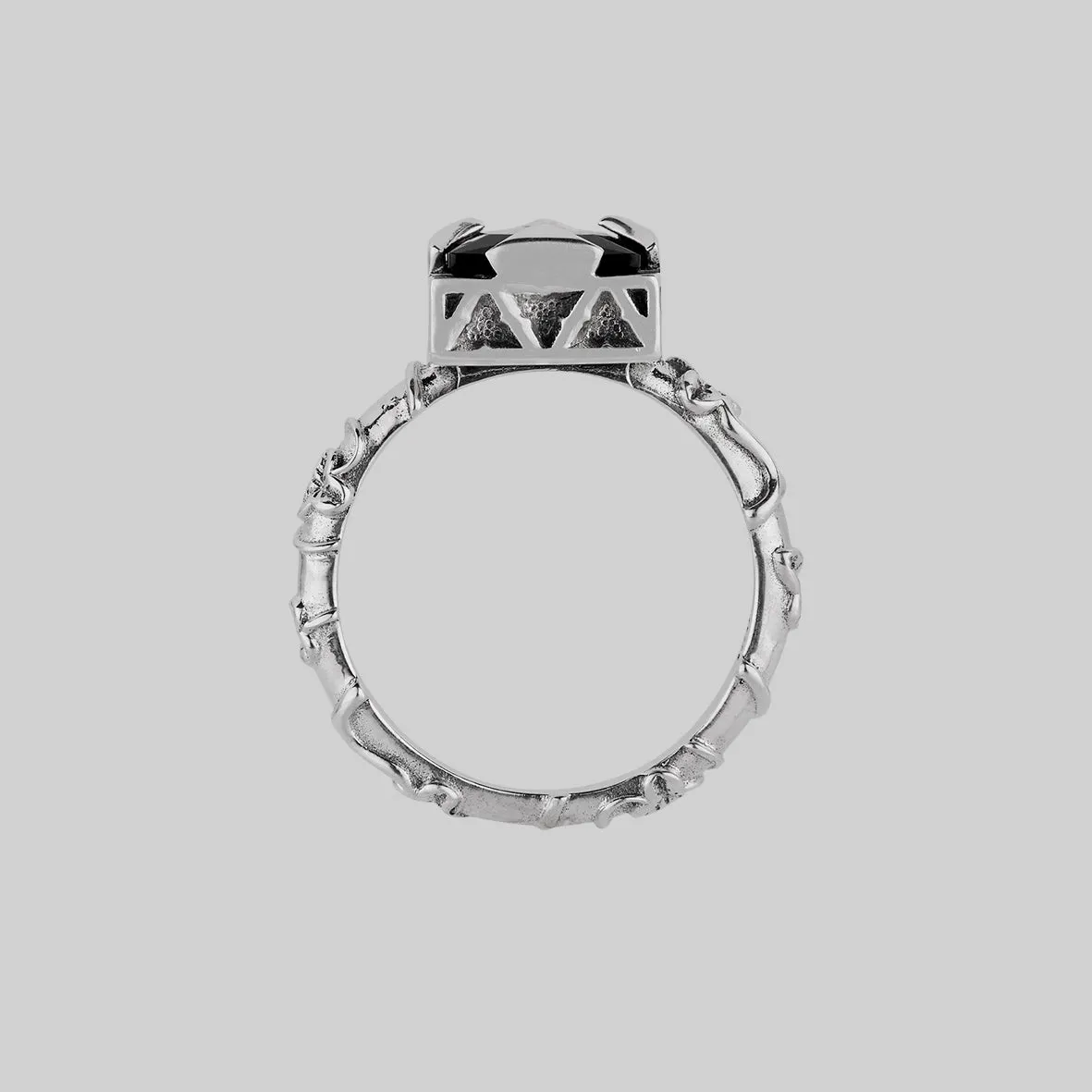 VAULT. Square Onyx & Ivy Ring - Silver